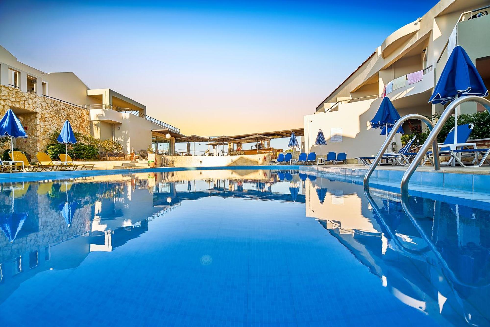 Bella Pais Hotel Maleme  Bagian luar foto